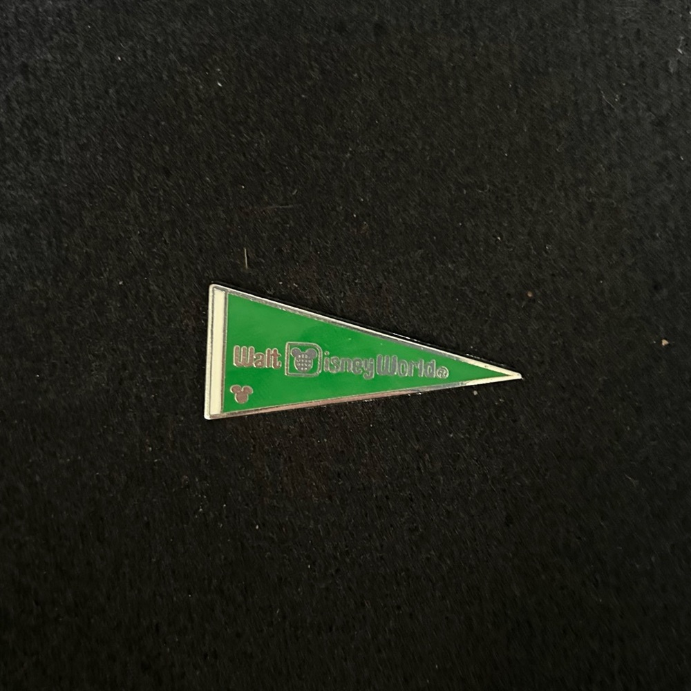 Walt Disney World Pennants - Green Pin